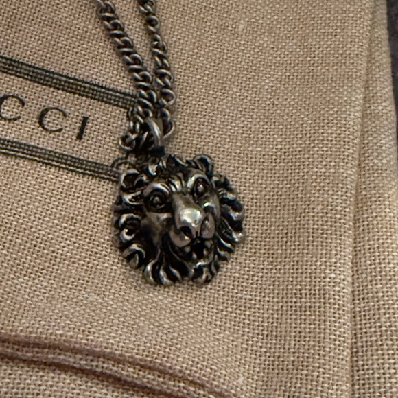 Gucci Lion Head Pendant Necklace Aging Palladium Finish Metal Full Inclusion - Picture 9 of 9